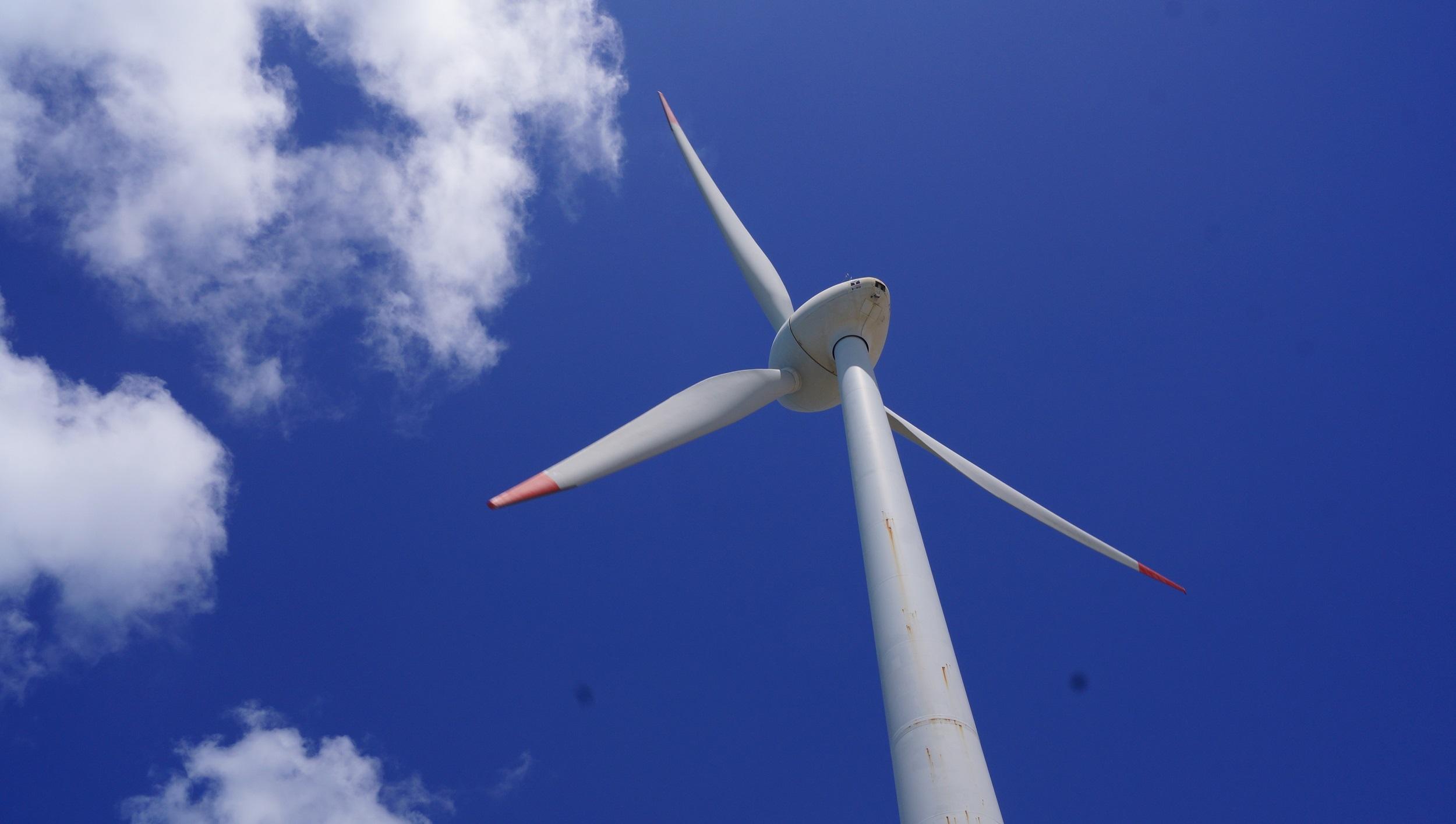 Segunda vida de los residuos eólicos en el asfalto